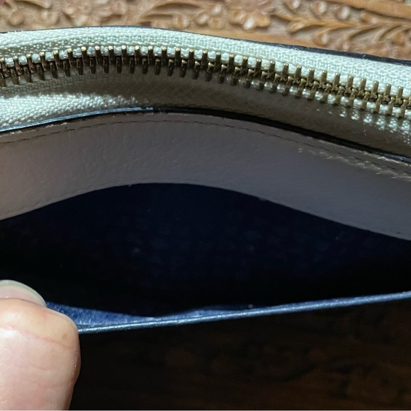 Kate Spade wallet, zipper enclosure - Picture 7 of 16